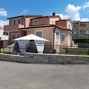 Dezire Apartman